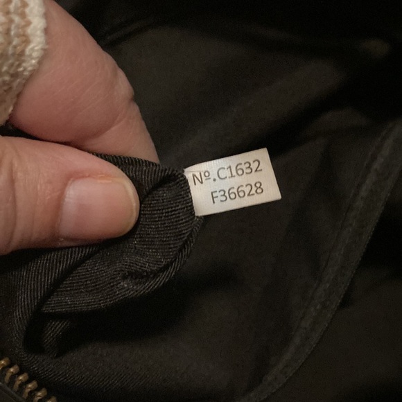 COACH SHOULDER BAG. BLACK PURSE IS CLEAN! THROWING USED WALLET IN AS EXTRA. EUC - Picture 7 of 15